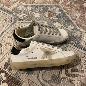 Golden Goose Sneakers